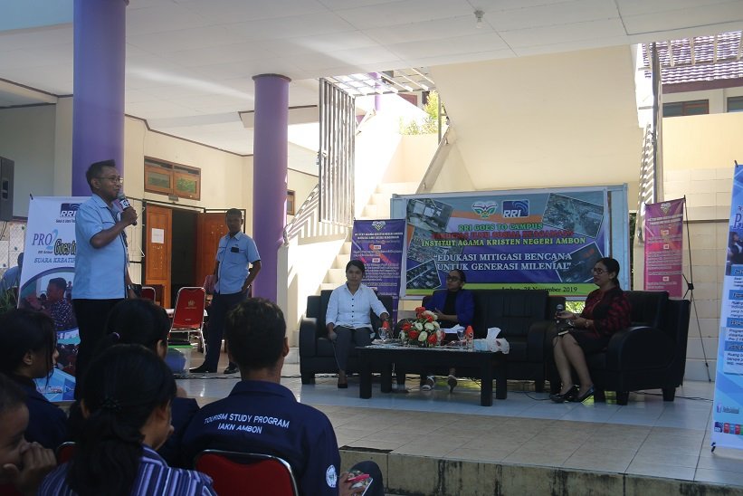 Kerjasama Fakultas Ilmu Sosial Keagamaan IAKN Ambon dengan RRI Ambon: Edukasi Mitigasi Bencana untuk Generasi Milenial
